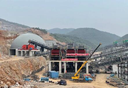 荊門(mén)紫崗礦業(yè)石灰石破碎：東線(xiàn)產(chǎn)量2000t/h，西線(xiàn)產(chǎn)量2500t/h